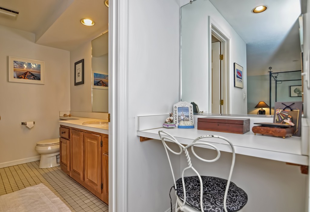 9 Stone Ridge Road, Unit 9 Franklin, MA 02038 - Photo 18 of 23 Gallery Image 18