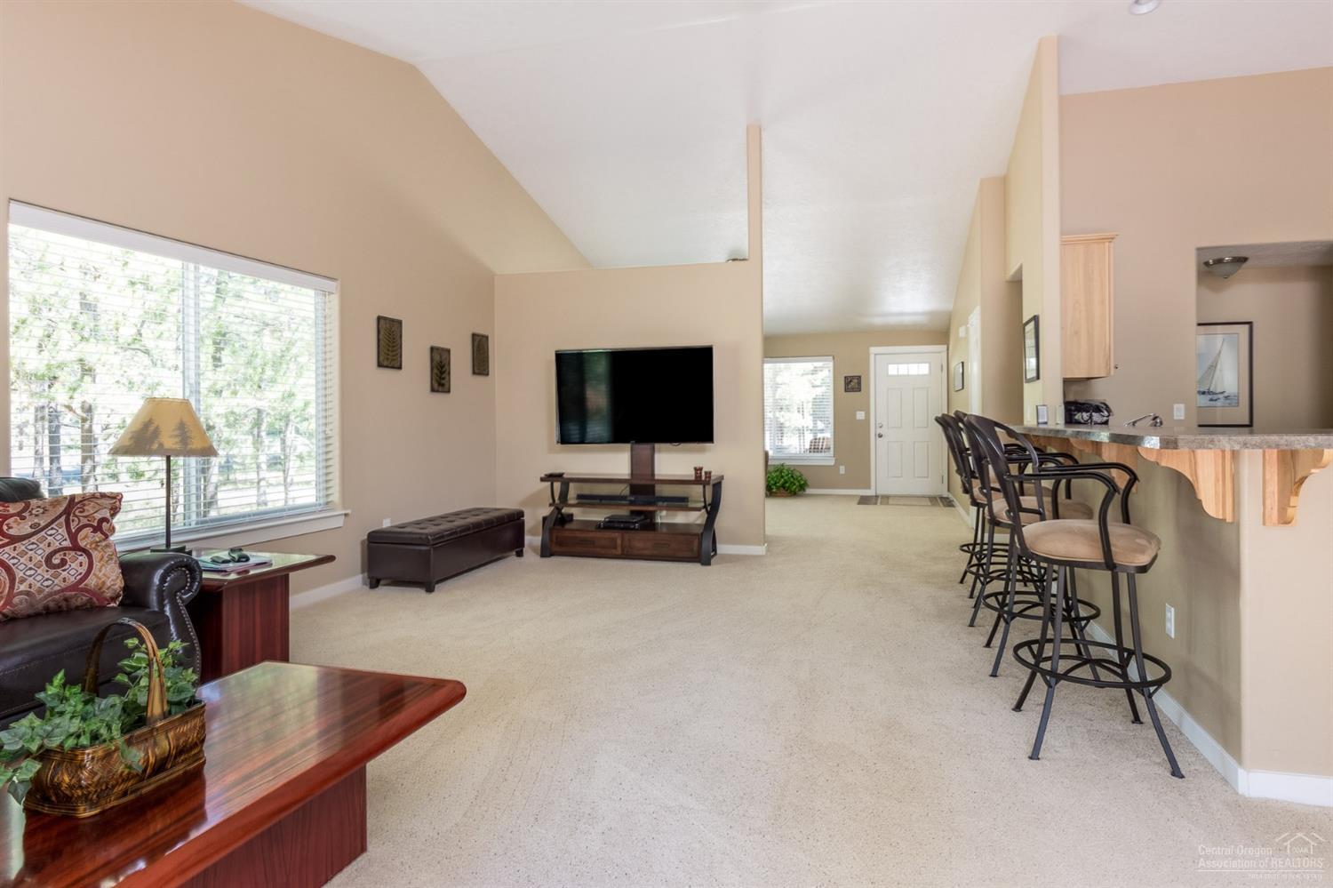 56085 Marsh Hawk Road Bend, OR 97707 - Photo 4 of 25 Gallery Image 4