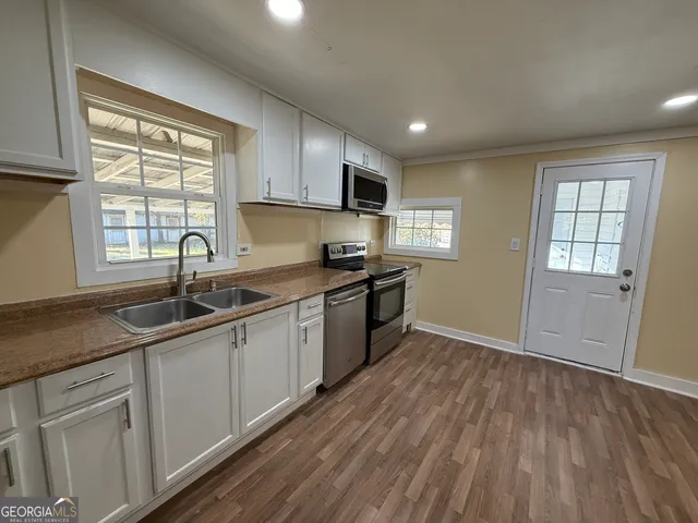 a close view of stove