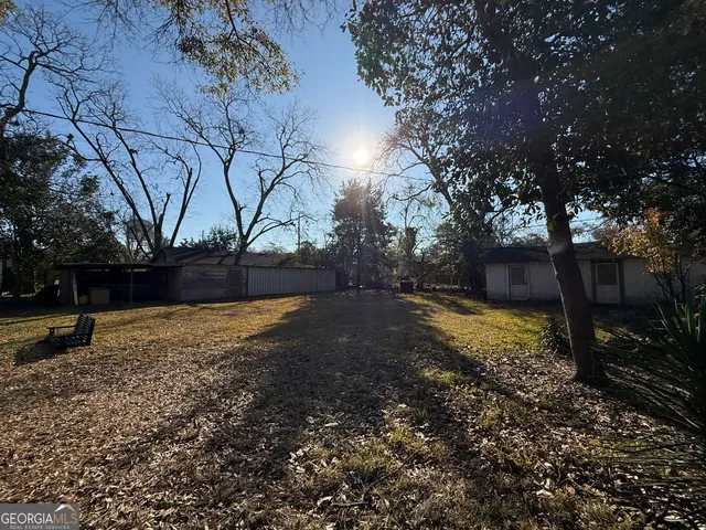 a view of a house with street