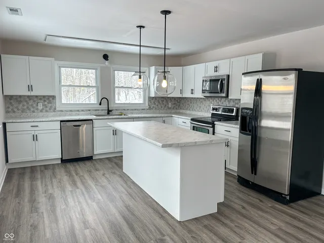 $439,000 | 6225 East 300 South, Greenfield, IN 46140