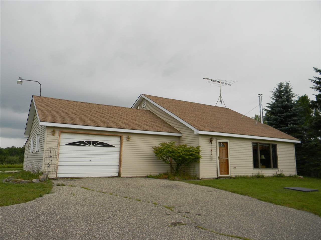 4189 Deckerville Road Lupton, MI 48635 - Photo 1 of 29 1836207.JPG