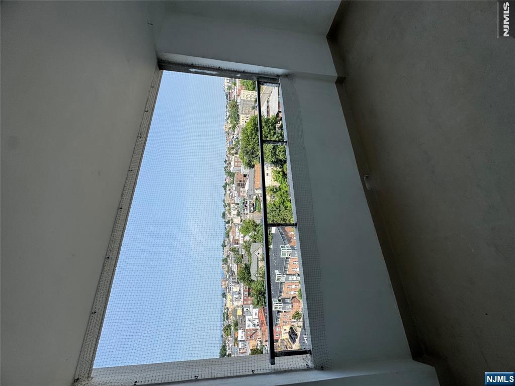250 Gorge Road, Unit 17I Cliffside Park, NJ 07010 - Photo 3 of 21