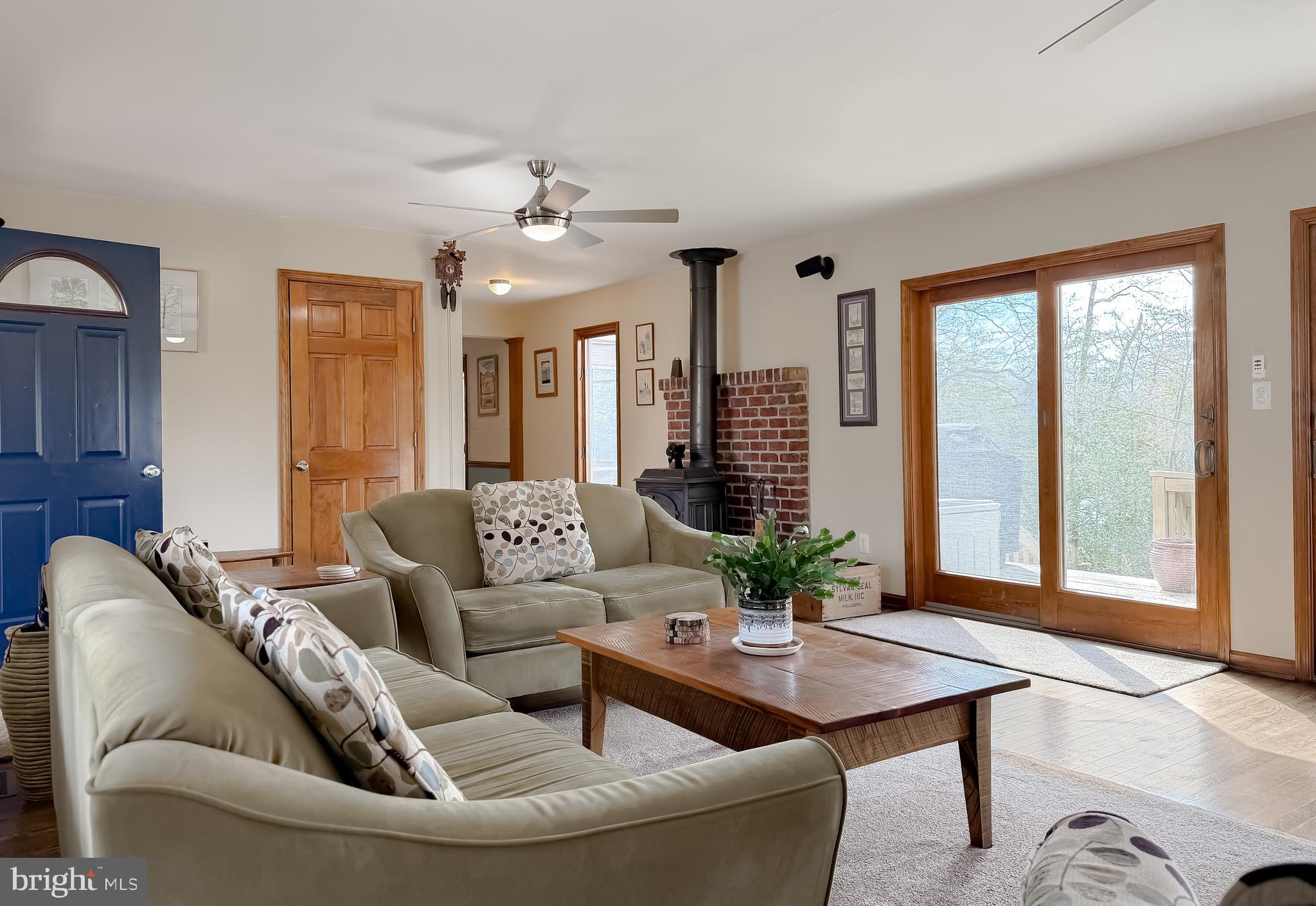 44731 Smiths Nursery Road Hollywood, MD 20636 - Photo 28 of 87 Living room