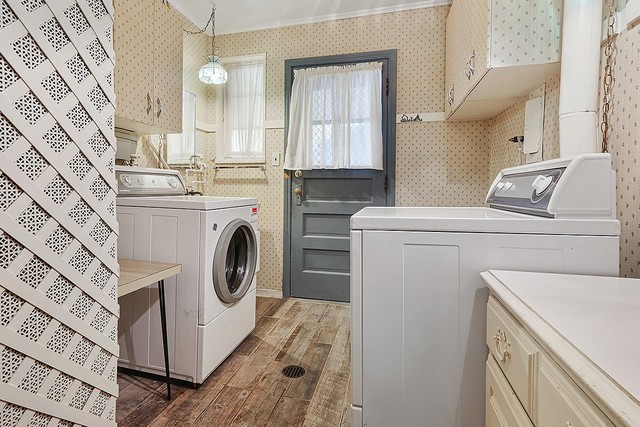 2324 Hawthorne Road Homewood, IL 60430 - Photo 8 of 10 a utility room with dryer and washer