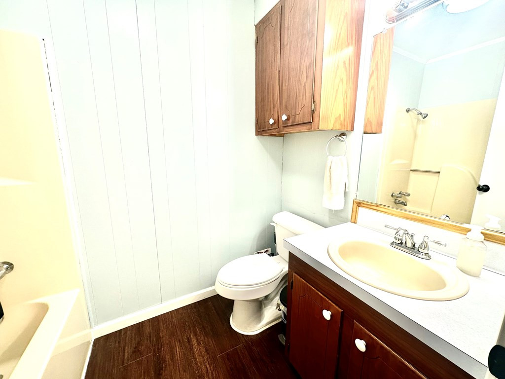 4580 Tower Hill Road Liberty, MS 39645 - Photo 14 of 27 2nd/Hall Bathroom
