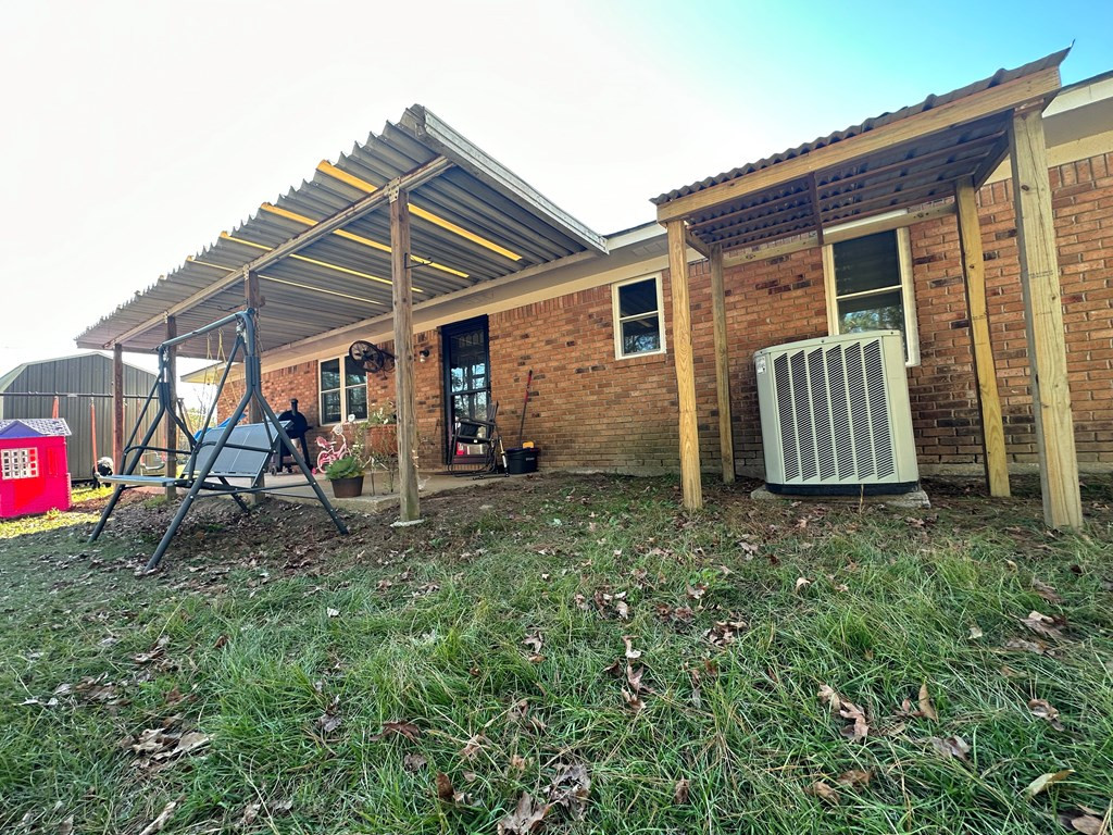 4580 Tower Hill Road Liberty, MS 39645 - Photo 19 of 27 Covered back patio