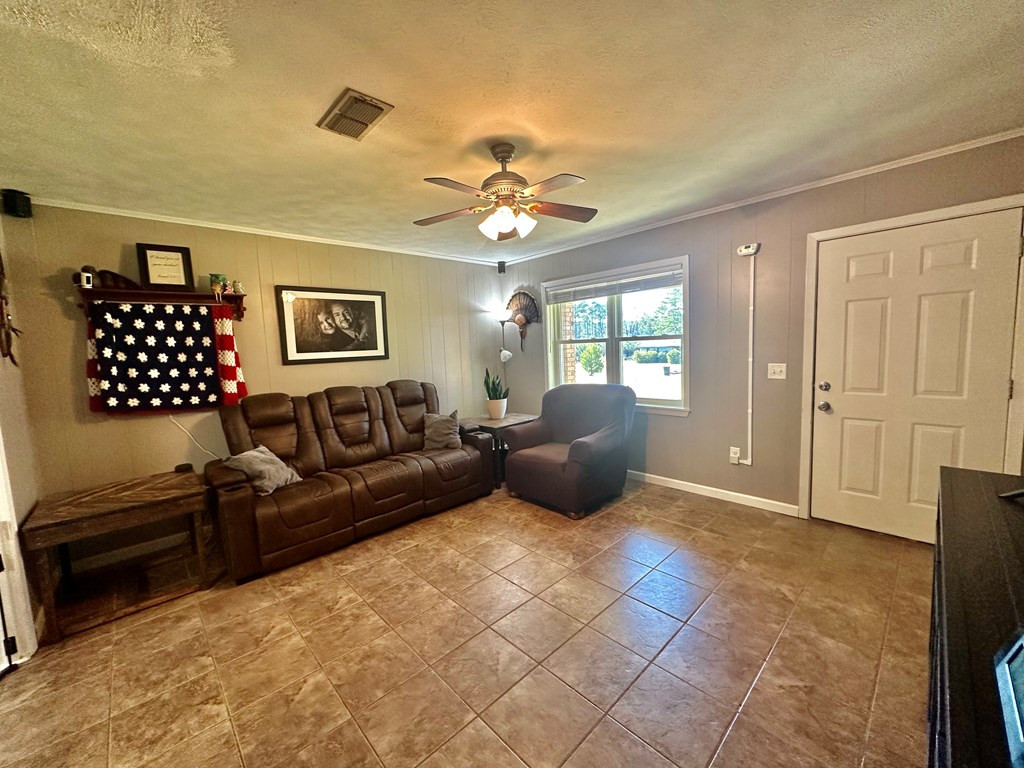 4580 Tower Hill Road Liberty, MS 39645 - Photo 5 of 27 Spacious living room