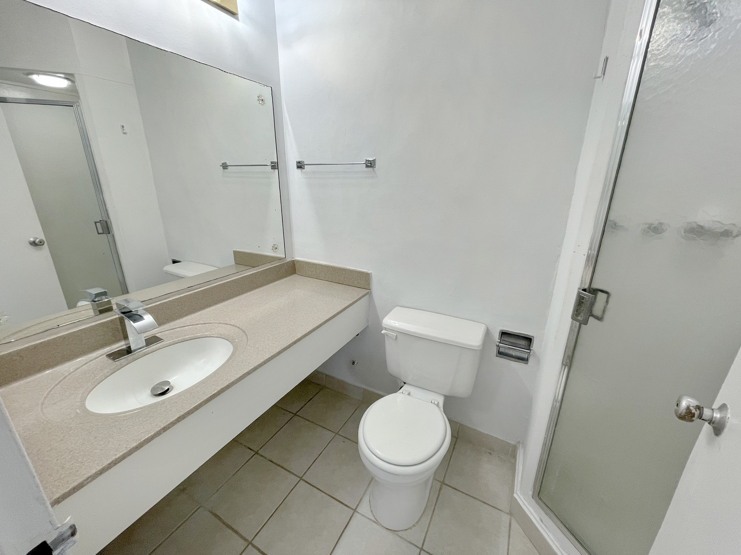 5601 North Sheridan Road, Unit 14E Chicago, IL 60660 - Photo 15 of 16