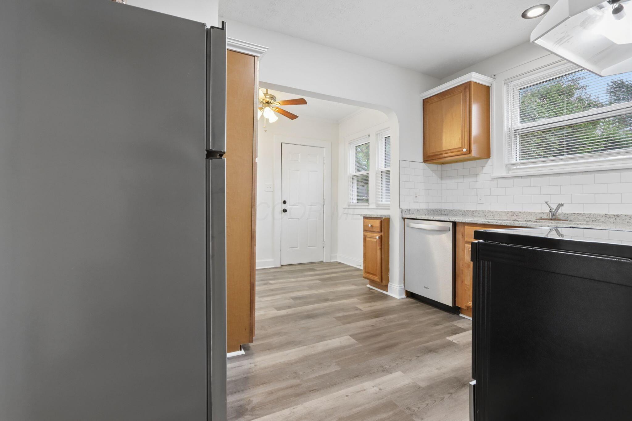 1470 East Weber Road Columbus, OH 43211 - Photo 14 of 36 KITCHEN