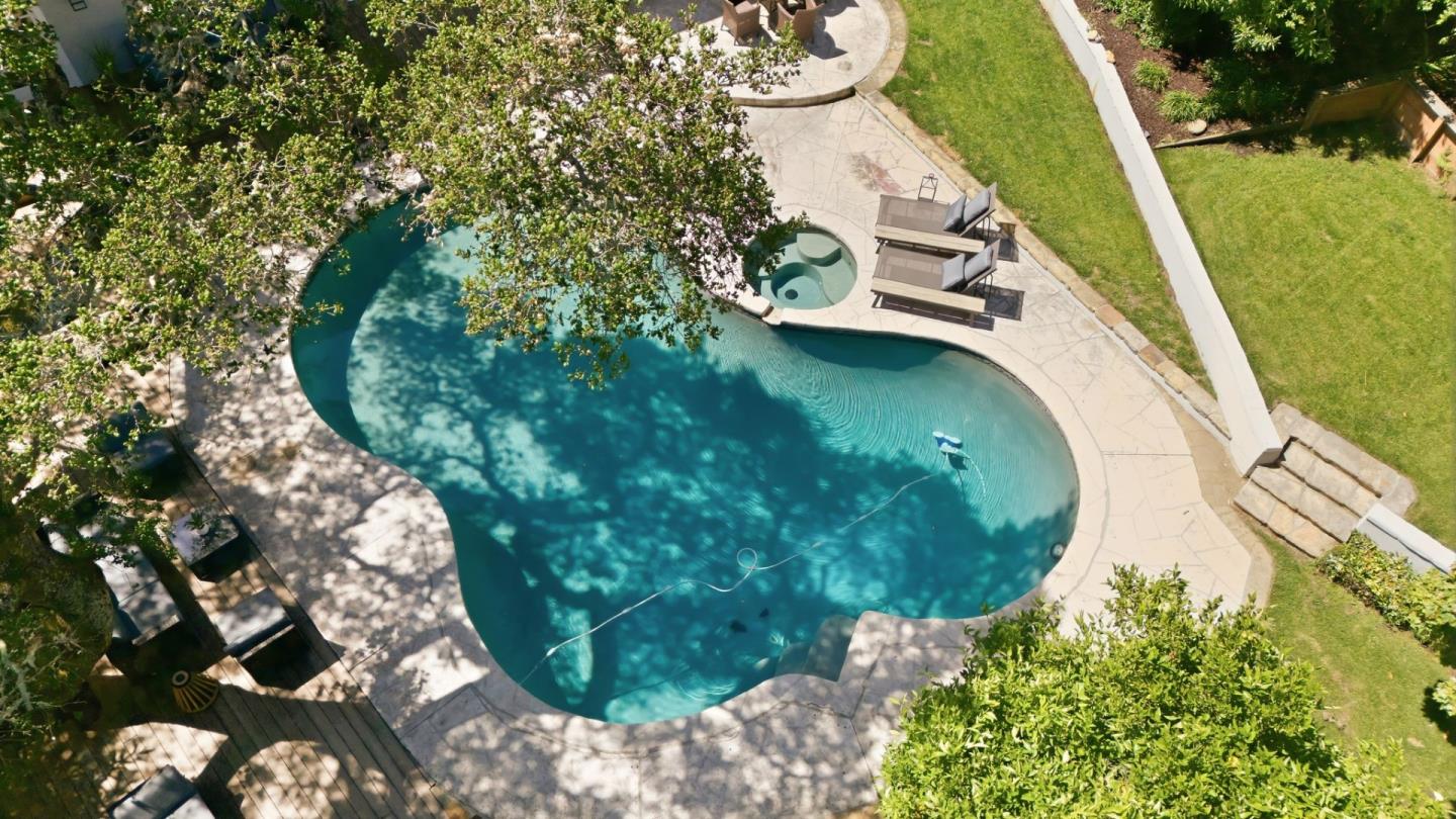 220 Robin Road Hillsborough, CA 94010 - Photo 31 of 39