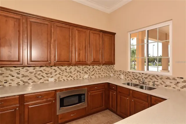 $769,000 | 650 Rosemary Circle, Bradenton, FL 34212