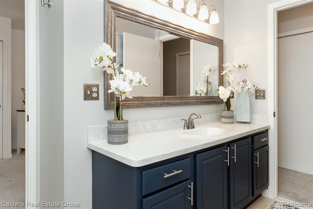 1510 Streamwood Court Rochester Hills, MI 48307 - Photo 24 of 32