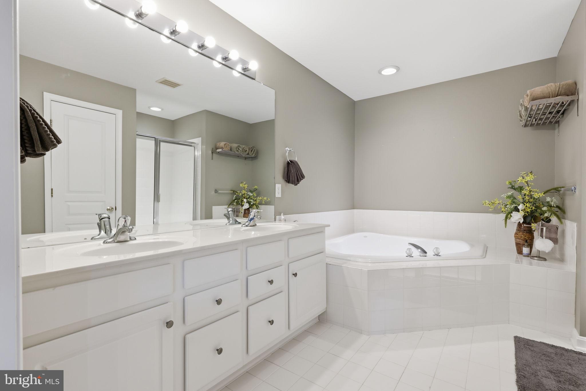 19 Addison Court Doylestown, PA 18901 - Photo 25 of 45 Primary Bathroom