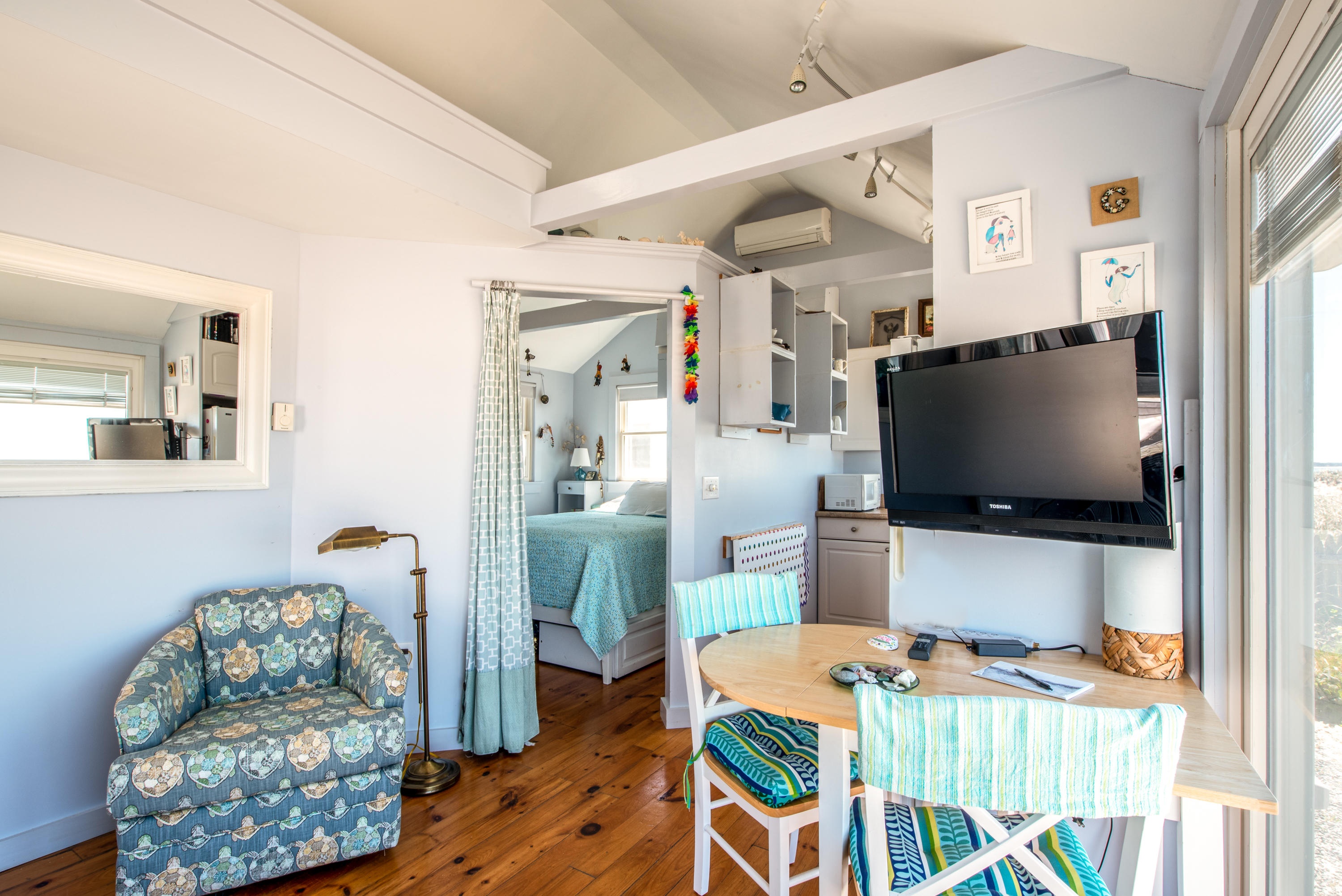 566 Shore Road, Unit 1 Truro, MA 02666 - Photo 3 of 18 566 Shore Road, Truro-2