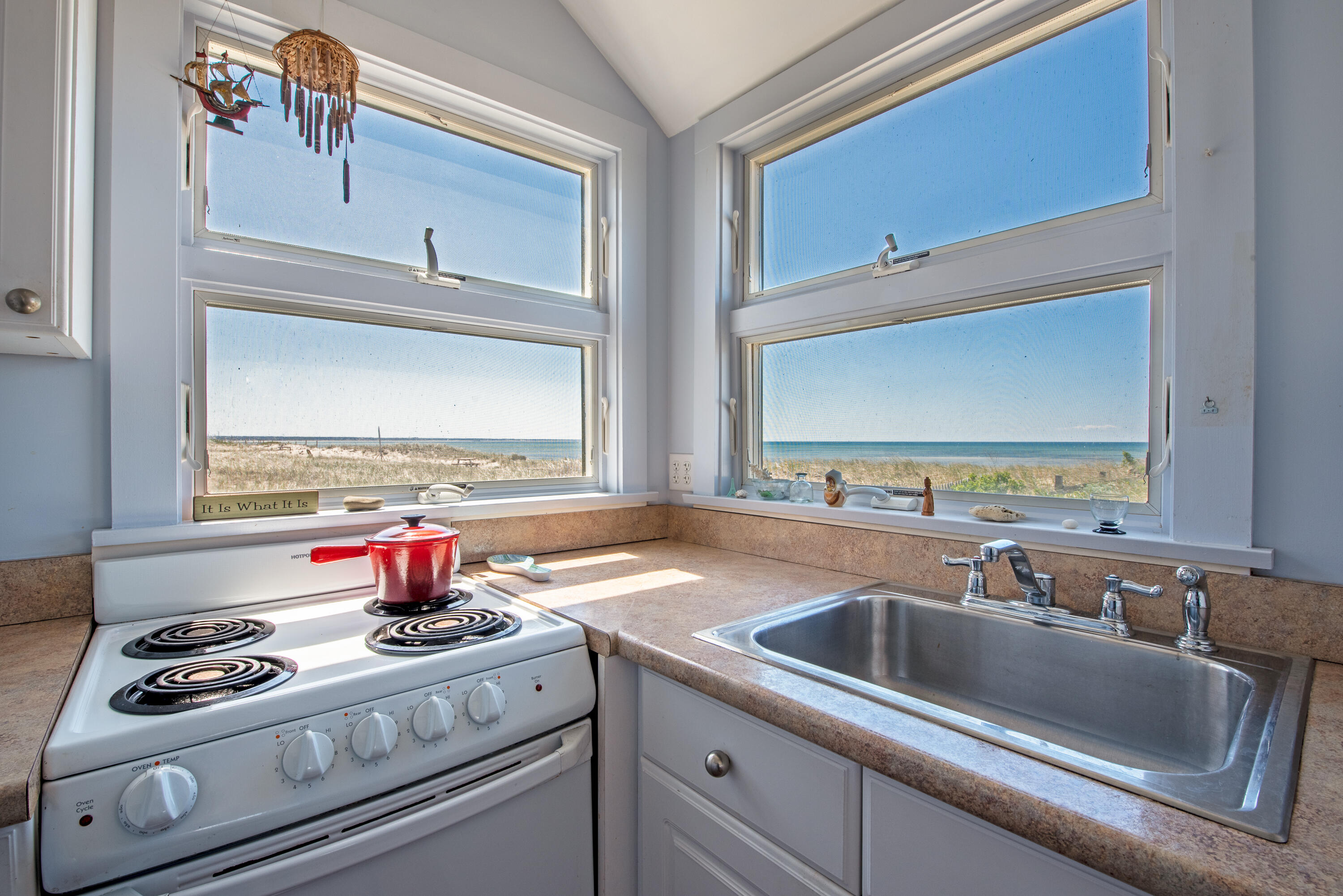 566 Shore Road, Unit 1 Truro, MA 02666 - Photo 4 of 18 566 Shore Road, Truro-4