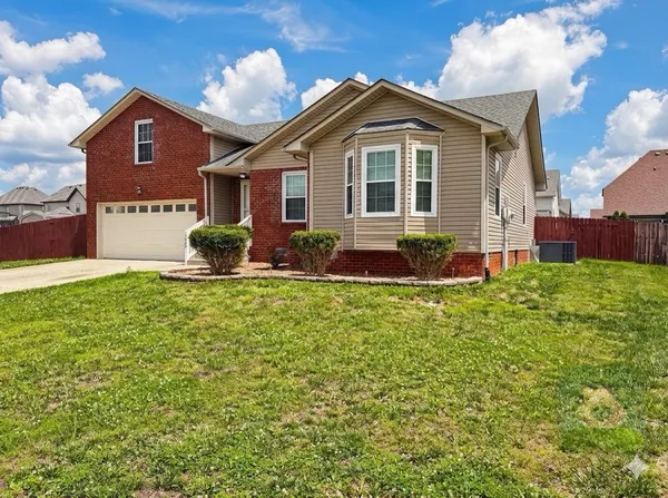 $1,800 | 1569 Apache Way, Clarksville, TN 37042