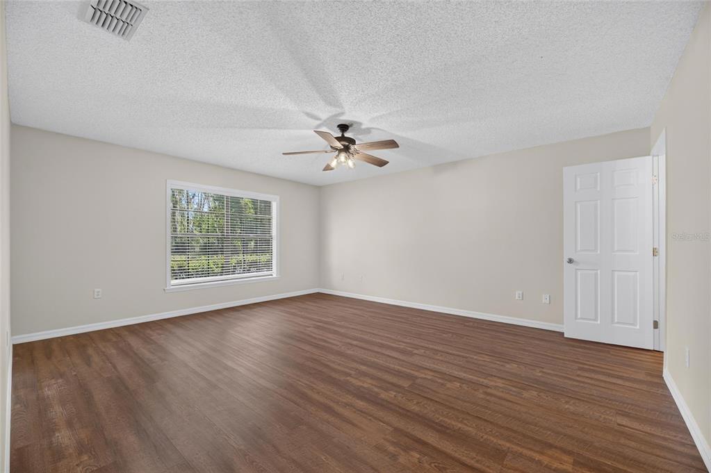 615 Thompson Road Lithia, FL 33547 - Photo 11 of 55