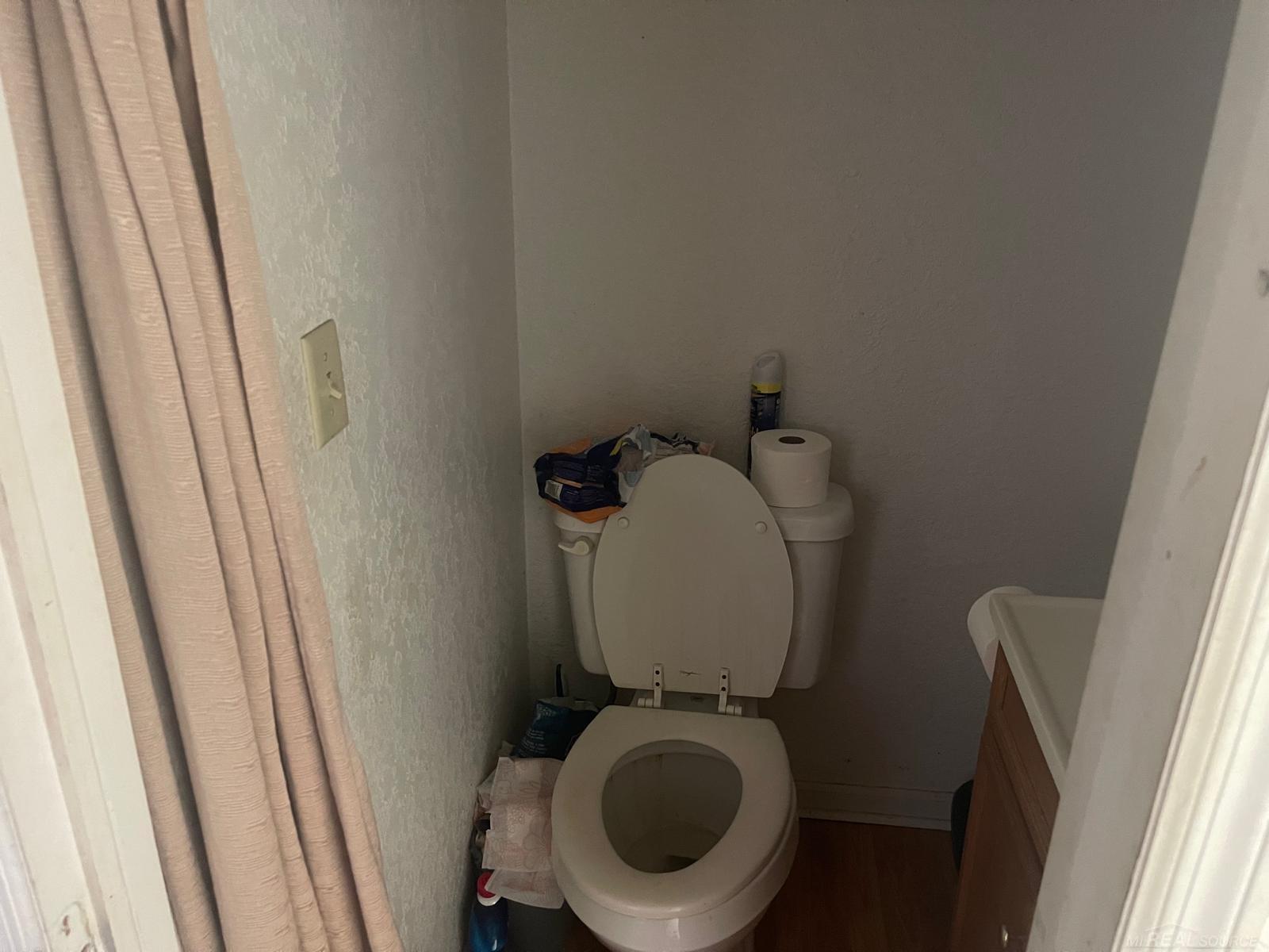 210 West St Marys Street Decatur, MI 49045 - Photo 8 of 24 50141088-c42bcb66-a6d2-49c7-8892-3e4d16a883a3.JPG