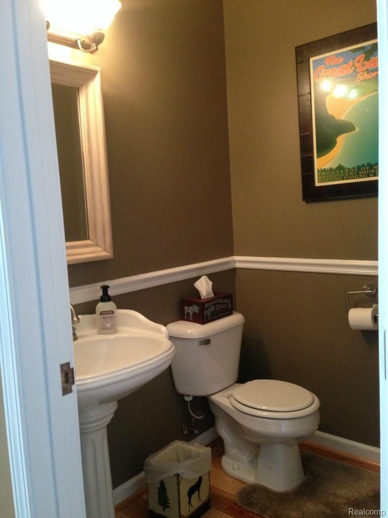 8028 McClements Road Brighton, MI 48114 - Photo 12 of 28 Entry level half bath