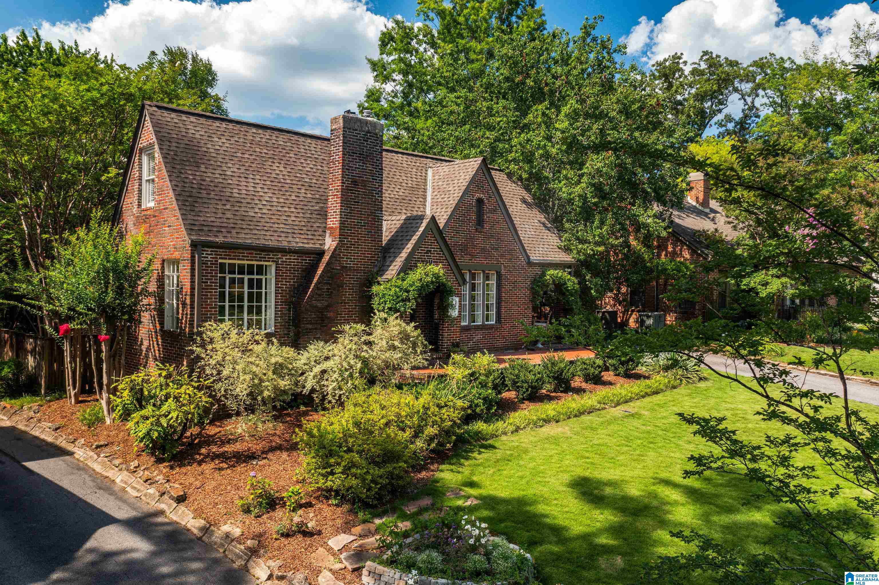 1812 Kensington Road Birmingham, AL 35209 - Photo 5 of 66 Gallery Image 5