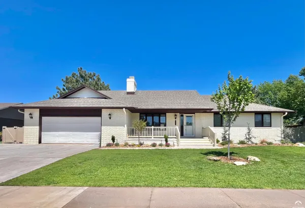 $349,900 | 1316 East 19th Avenue, Hutchinson, KS 67502