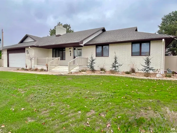 $349,900 | 1316 East 19th Avenue, Hutchinson, KS 67502
