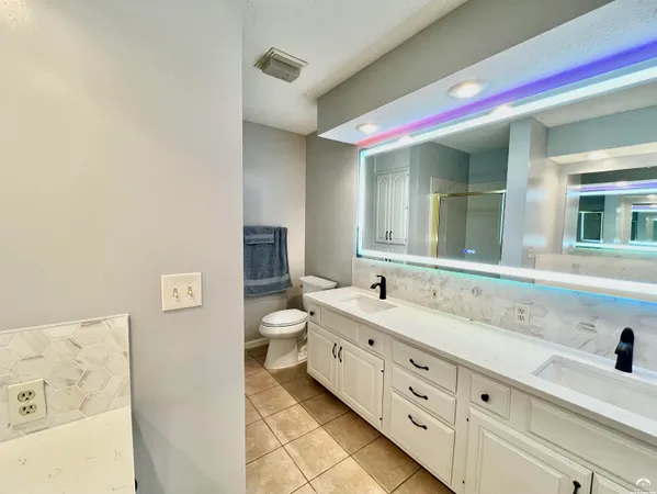 $349,900 | 1316 East 19th Avenue, Hutchinson, KS 67502