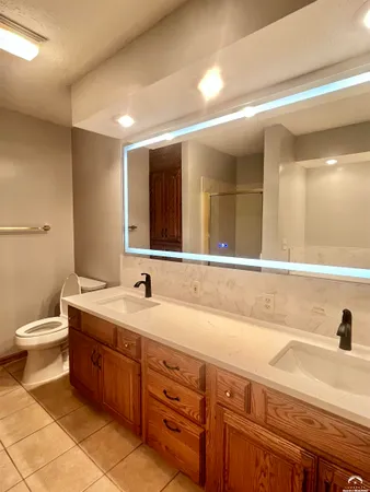 $349,900 | 1316 East 19th Avenue, Hutchinson, KS 67502