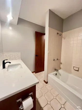 $349,900 | 1316 East 19th Avenue, Hutchinson, KS 67502