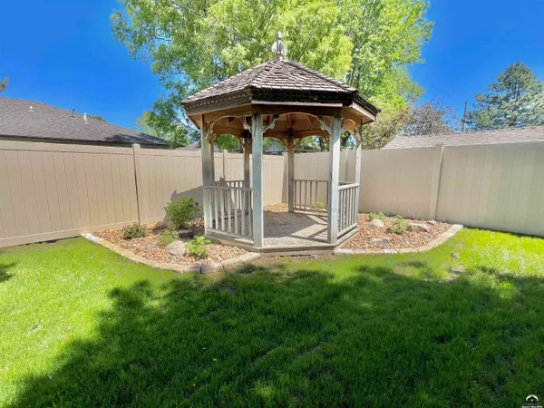 $349,900 | 1316 East 19th Avenue, Hutchinson, KS 67502