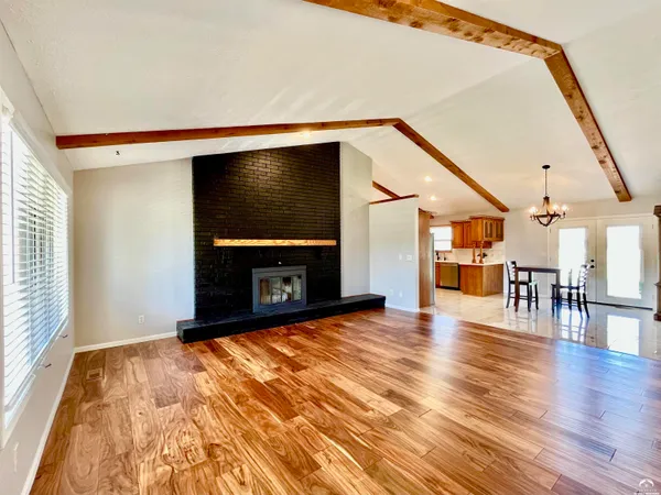 $349,900 | 1316 East 19th Avenue, Hutchinson, KS 67502