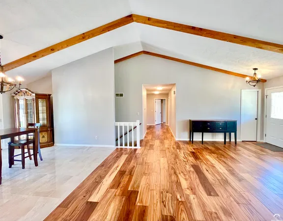 $349,900 | 1316 East 19th Avenue, Hutchinson, KS 67502