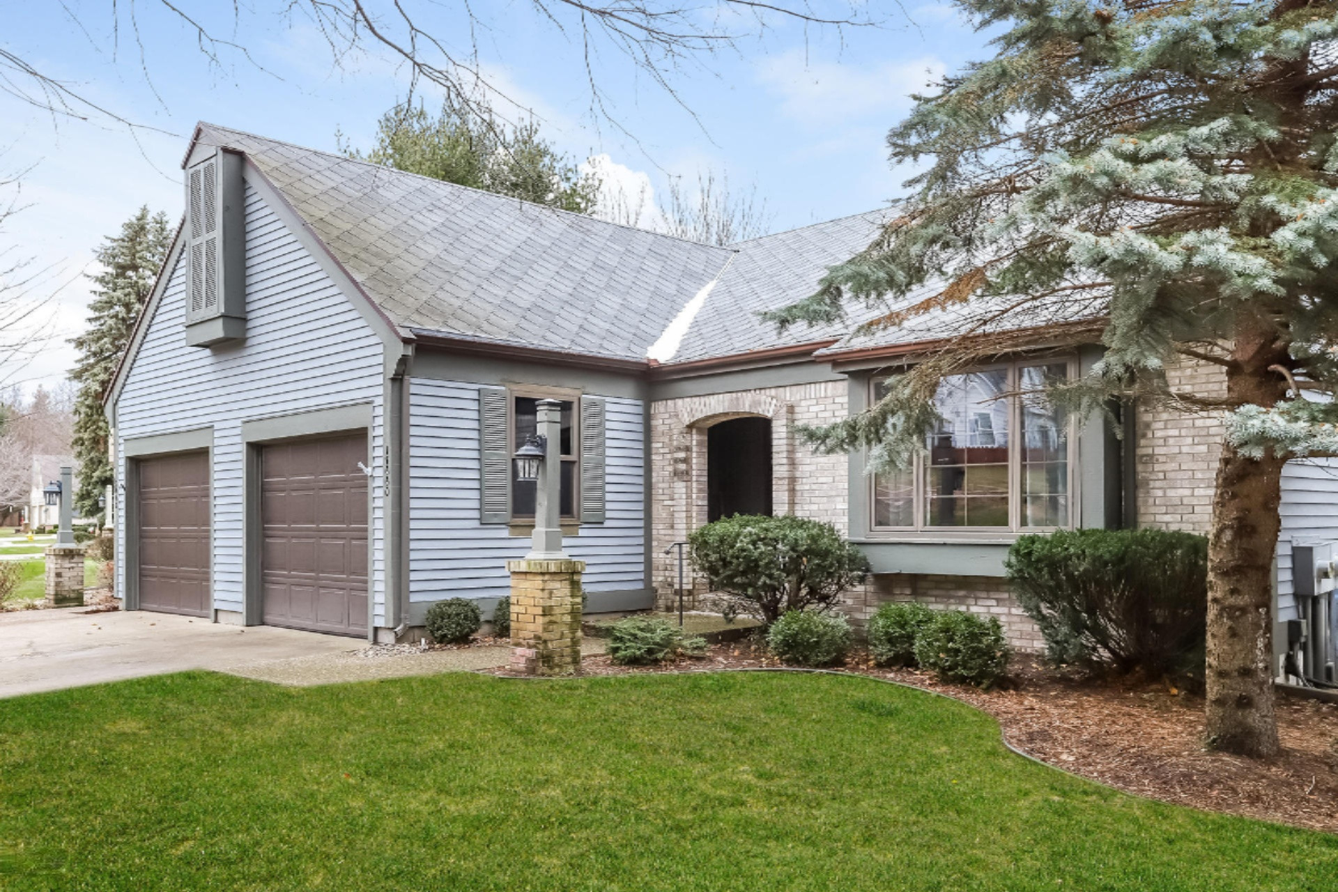 17660 Woodbridge Road Spring Lake, MI 49456 - Photo 1 of 40 001-photo-front-view-6581893