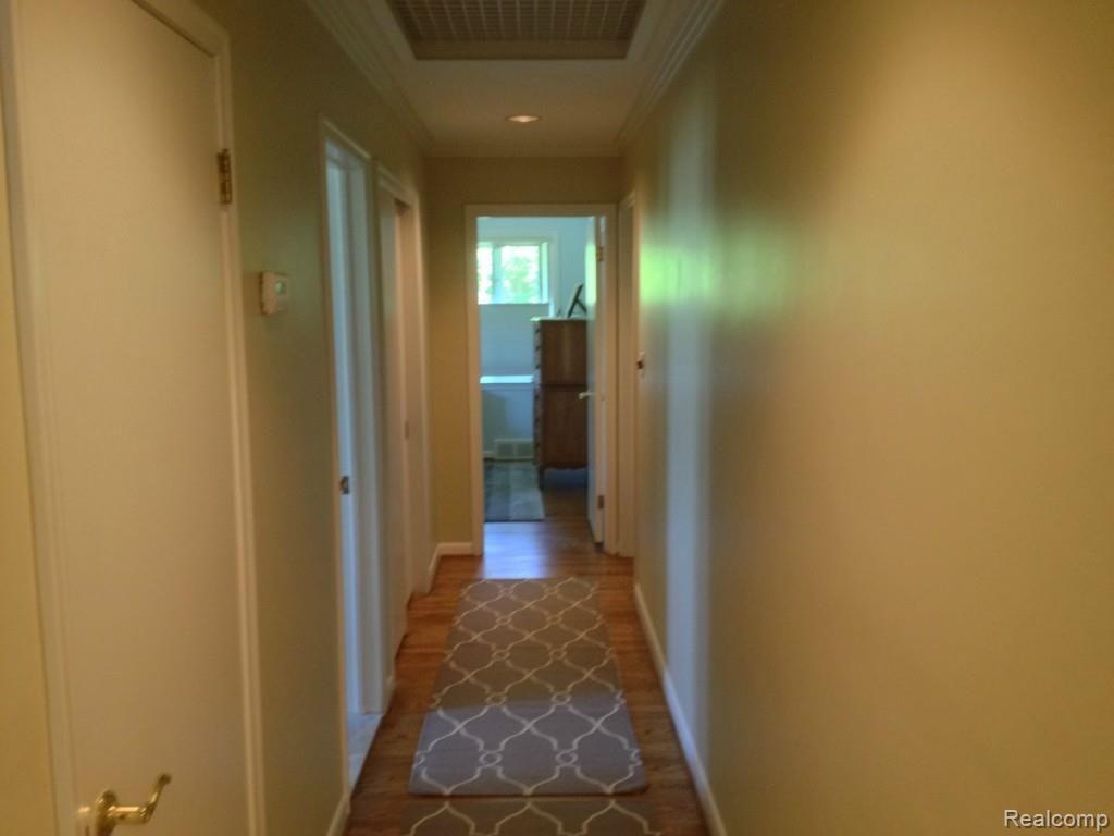 236 Stephens Road Grosse Pointe, MI 48236 - Photo 12 of 23 Hall.jpg