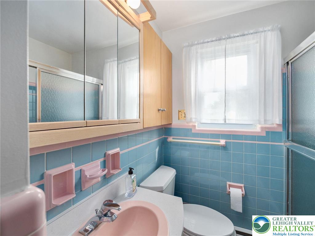 515 Franklin Street Emmaus, PA 18049 - Photo 38 of 45 a bathroom with a sink a toilet and a mirror