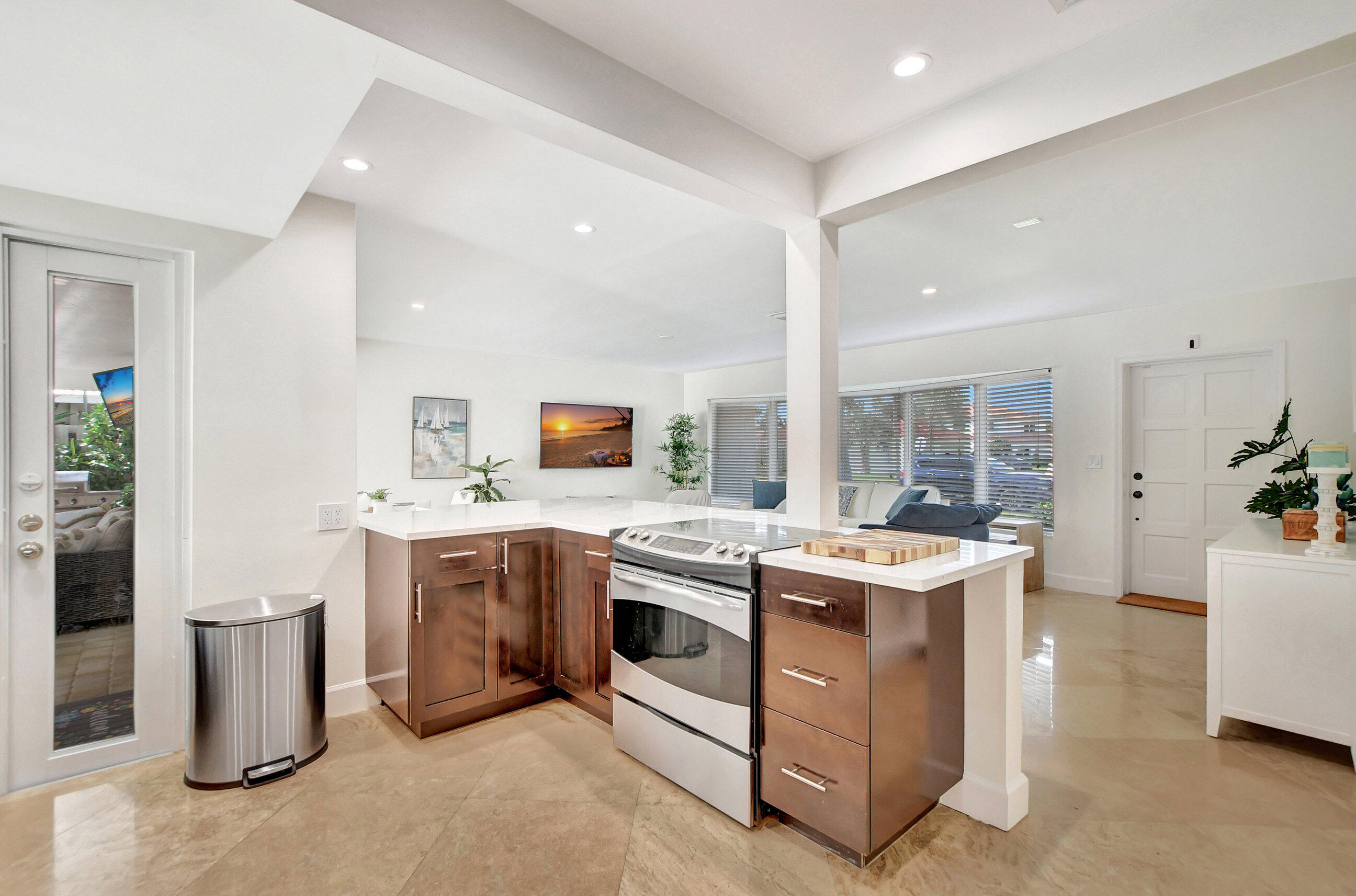 1098 Southwest 13th Avenue Boca Raton, FL 33486 - Photo 11 of 41 13_dsc_1041
