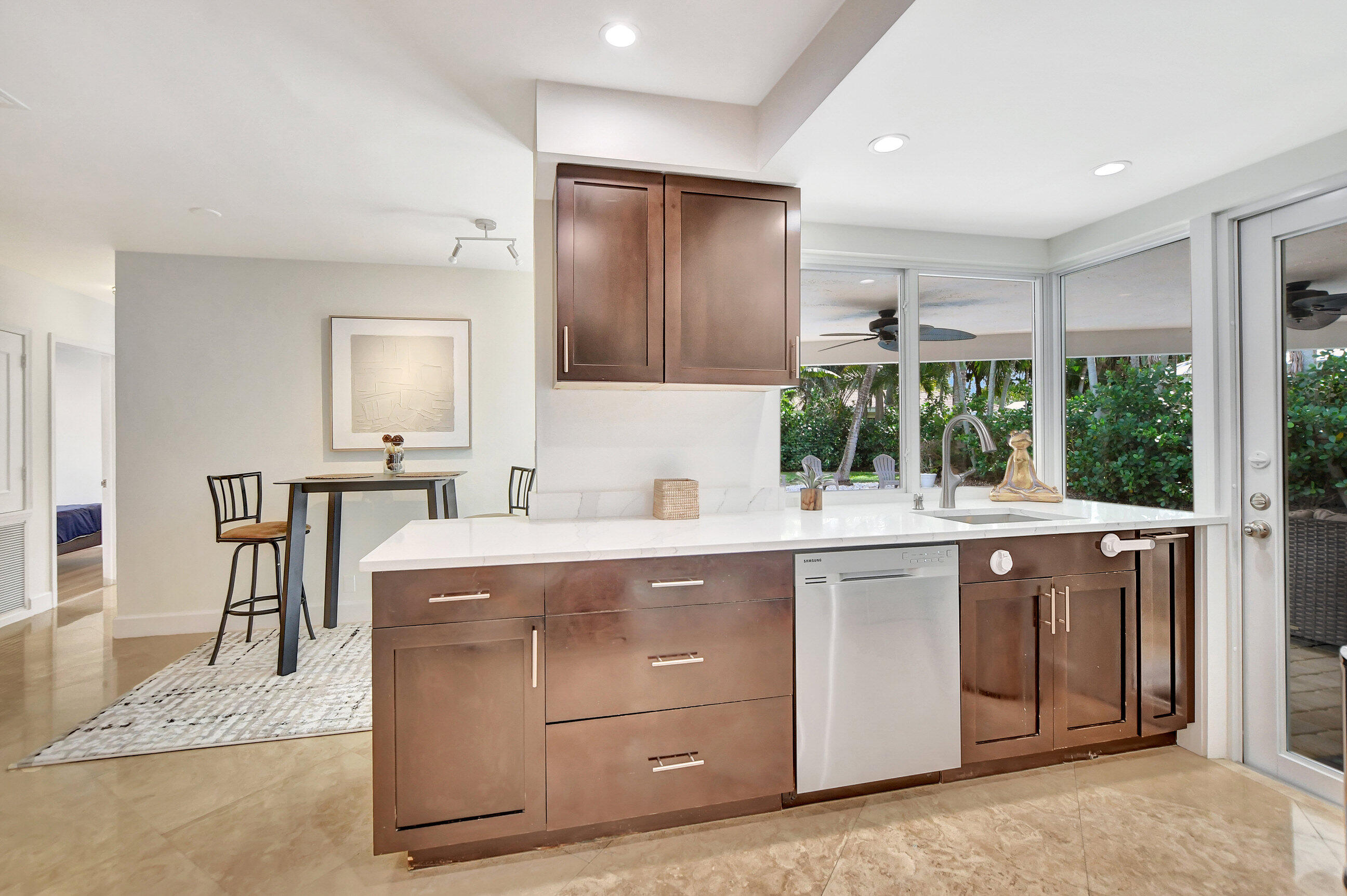 1098 Southwest 13th Avenue Boca Raton, FL 33486 - Photo 13 of 41 14_dsc_1046