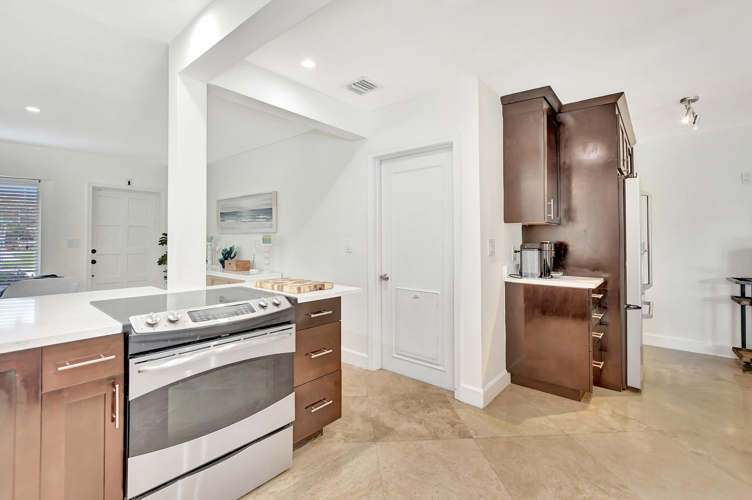1098 Southwest 13th Avenue Boca Raton, FL 33486 - Photo 14 of 41 15_dsc_1051