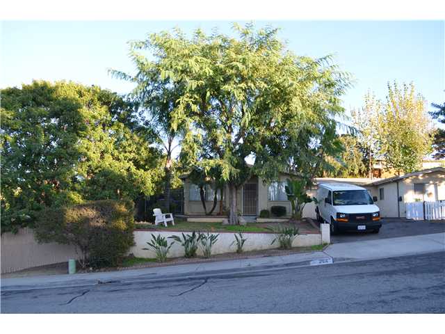 206 Hollenbeck Road San Marcos, CA 92069 - Photo 3 of 7 Gallery Image 3