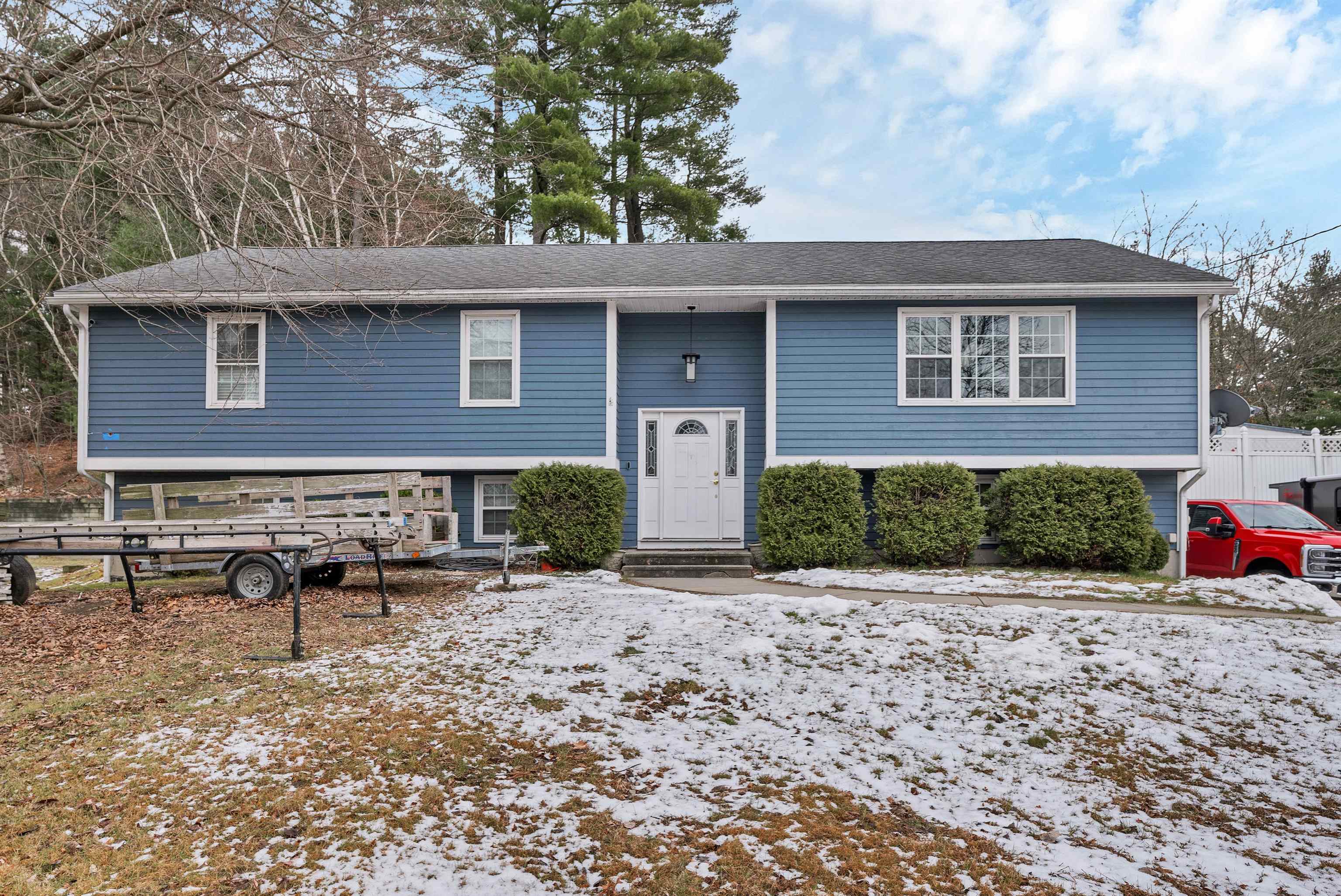 99 Weston Road Manchester, NH 03103 - Photo 1 of 24