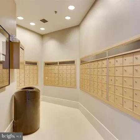 $2,100 | 1625 International Drive, Unit 319, McLean, VA 22102