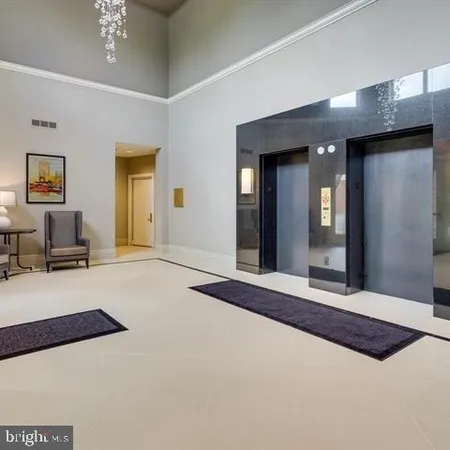 $2,100 | 1625 International Drive, Unit 319, McLean, VA 22102