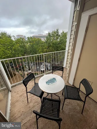 $2,100 | 1625 International Drive, Unit 319, McLean, VA 22102