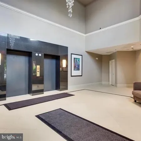 $2,100 | 1625 International Drive, Unit 319, McLean, VA 22102