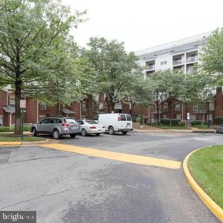 $2,100 | 1625 International Drive, Unit 319, McLean, VA 22102