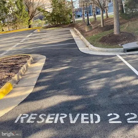 $2,100 | 1625 International Drive, Unit 319, McLean, VA 22102