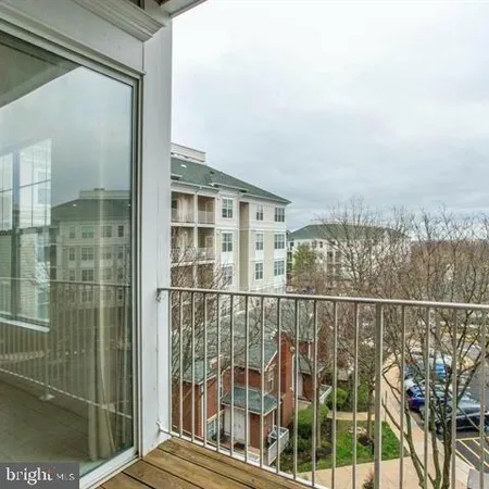 $2,100 | 1625 International Drive, Unit 319, McLean, VA 22102