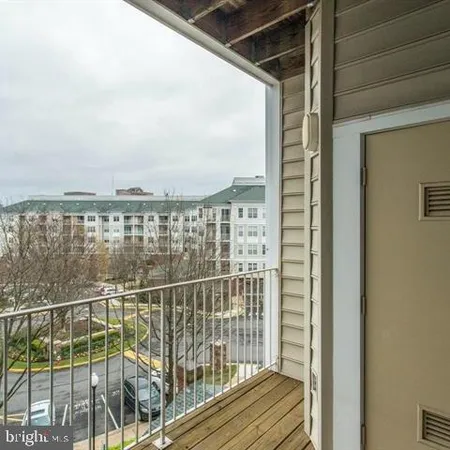 $2,100 | 1625 International Drive, Unit 319, McLean, VA 22102