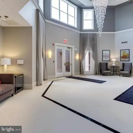 $2,100 | 1625 International Drive, Unit 319, McLean, VA 22102